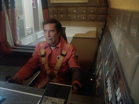 Martin Landau as Commander John Koenig from Space: 1999 - koenig, space 1999, commander koenig, martin landau