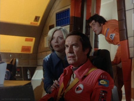 Barbara Bain as Dr. Helena Russell and Martin Landau as Commander John Koenig from Space:1999 - koenig, space 1999, barbara bain, helena russell, martin landau