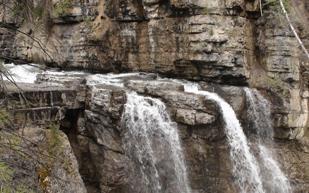 rocky falls - vegetation, spray, waterfalls, rocks