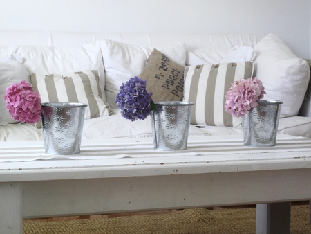 Shades of purple - style, small wonders, shades, living room, tiny, white, bright, table, lavender, fashion, silver, purple, pink, flowers, beige, metal vases, entertainment, sunshine