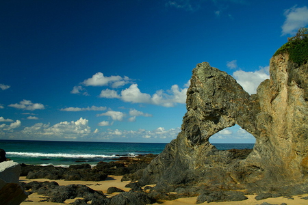 AUSTRALIA ROCK FORMATION - rock, shape, beach, australia