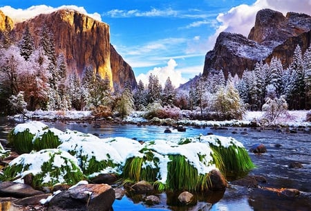 End of Winter in Yosemite - scenery, rivers, scene, scenario, earth, widescreen, national parks, spectacle, landscapes, seasons, sierra nevada, nice, yosemite, united states, moss, el capitan, paysage, beauty, merced river, valley, mariposa, paisage, mounts, picture, east central california, yosemite national park, beauty of nature, yosemite valley, amazing, photo, view, paisaje, nat, tuolumne, stone, winter, image, beautiful, photography, photoshop, scenic, cool, peisaje, paisagem, usa, cenario, awesome, california, madera counties, panorama, cena, spectacular, mountains, rocks