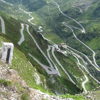 steep serpentine mountain road