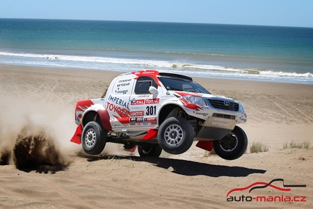 Dakar Rally 2012 - sports, beach, sky, dakar, toyota, water, race, jump, sand, endurance, hilux, racing car, waves, offroad, rally, event, rally car, front